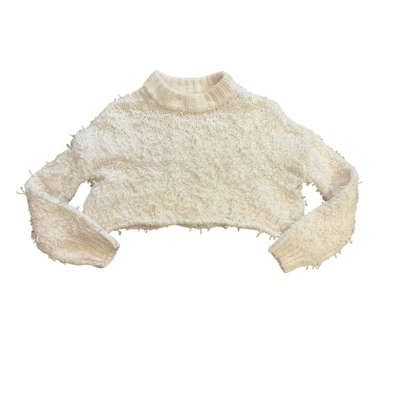 Urban Outfitters Distressed White Boxy Cropped Sweater Women’s M Soft Cozy Comfy - Picture 5 of 11